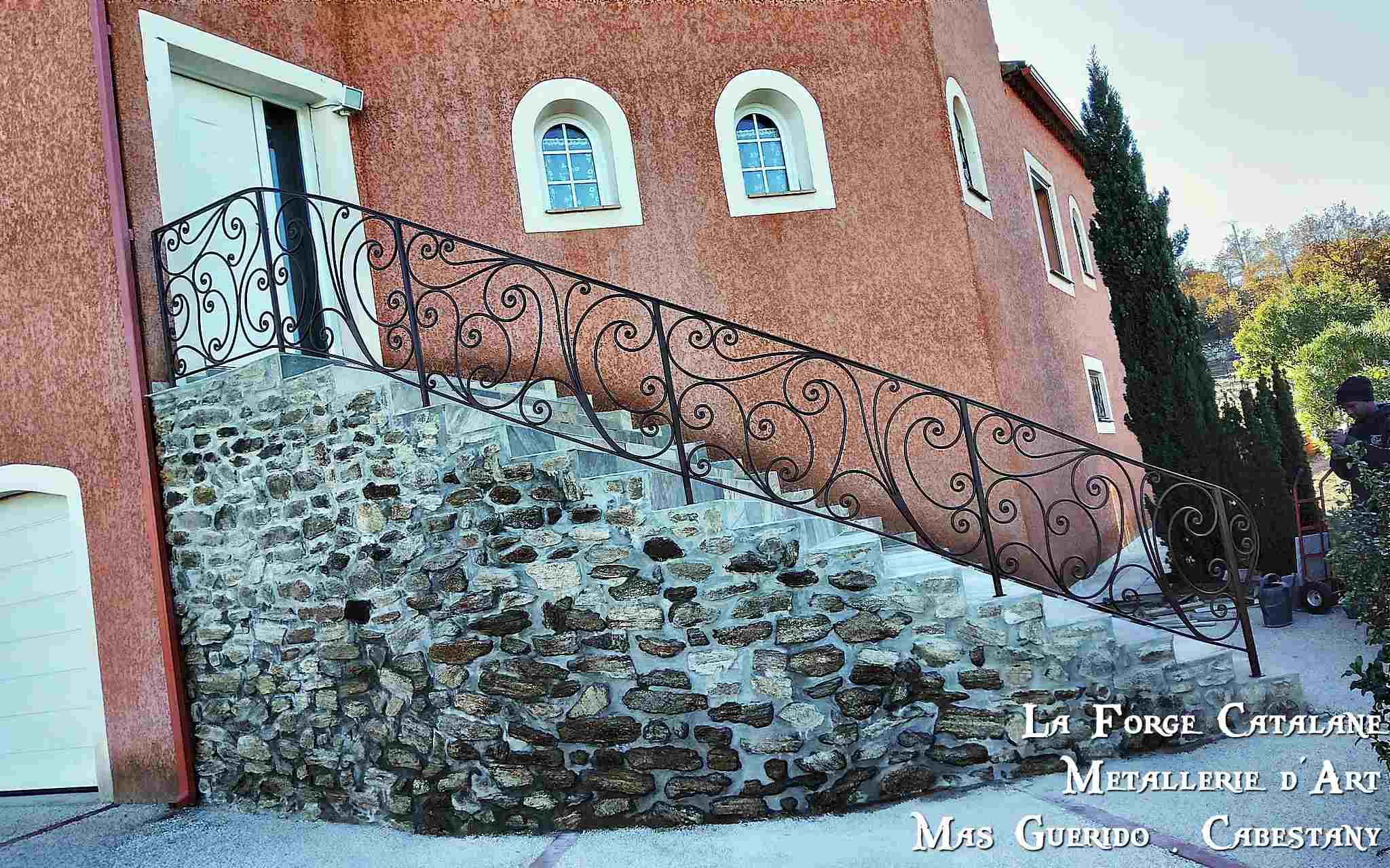 rampant ouvrage remplissage grandes volutes forge catalane.jpg